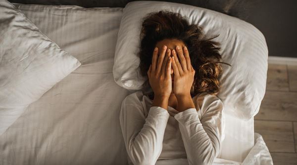 Названы стили сна, которые повышают риск возникновения хронических заболеваний